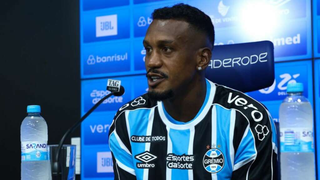 Edenílson lamenta derrota do Grêmio e diz que Flamengo tem melhor elenco do Brasil