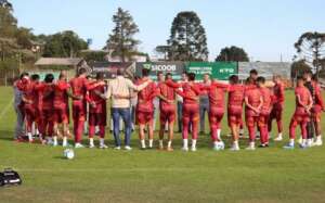 Vila Nova aposta em sequência como mandante para afastar crise