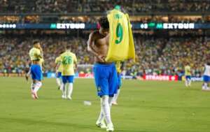 Endrick rejeita comparações a Pelé e critica imprensa: 'Vocês são malucos'