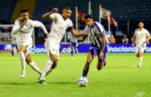 Artilheiro do Avaí na Série B, atacante é desfalque contra a Chapecoense
