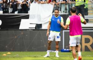 Lateral do Bahia comenta sequência como titular: 