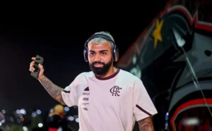 Gabigol se reapresenta após julgamento na Europa ser adiado e treina no Ninho do Urubu