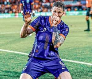 EUROCOPA: Holanda estreia na Eurocopa com virada sobre a Polônia e invasão de torcida em Hamburgo