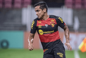 Emocionado, atacante ex-Sport e São Paulo anuncia aposentadoria aos 26 anos