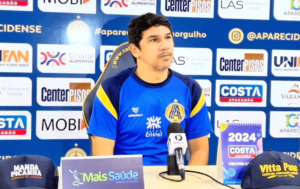 Série C: Técnico da Aparecidense-GO pede por 