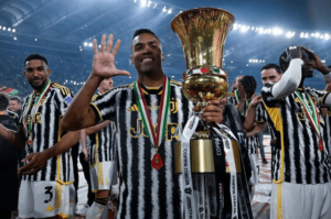Presidente vê Alex Sandro 'muito distante' do São Paulo: 'Está pensando em continuar na Europa'