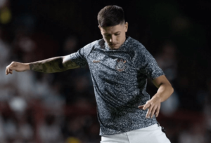 António Oliveira deve mudar esquema do Corinthians com a suspensão de Rodrigo Garro