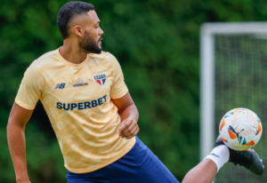 São Paulo prorroga contrato do zagueiro Sabino até o fim da temporada