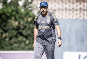 Série B: Carille faz últimos ajustes no Santos e dá ênfase às jogadas de bolas paradas