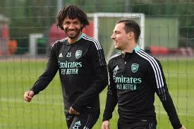 Inglês: Arsenal divulga lista de dispensa com dois jogadores de Copa do Mundo