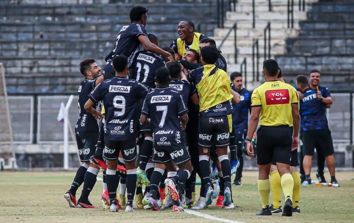 Inter de Limeira 3 x 0 Patrocinense-MG - Leão é mais líder do que nunca na Série D