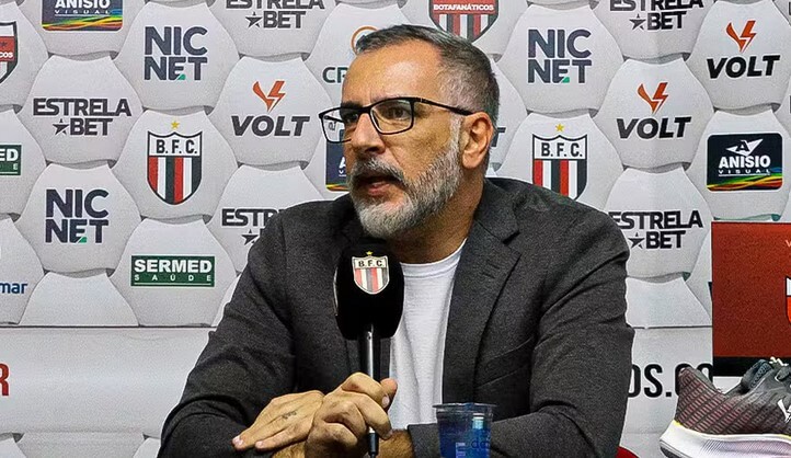 Treinador pede reforços no Botafogo-SP, mas dirigente avisa: “Mercado muito inflacionado”