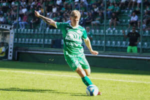 Lateral Mancha admite oscilação da Chapecoense na Série B e pede concentração no clássico