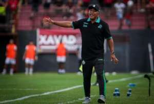 Treinador do Juventude critica arbitragem brasileira: 