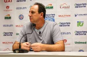 Ceni cita elenco curto, mas despista sobre reforços no Bahia