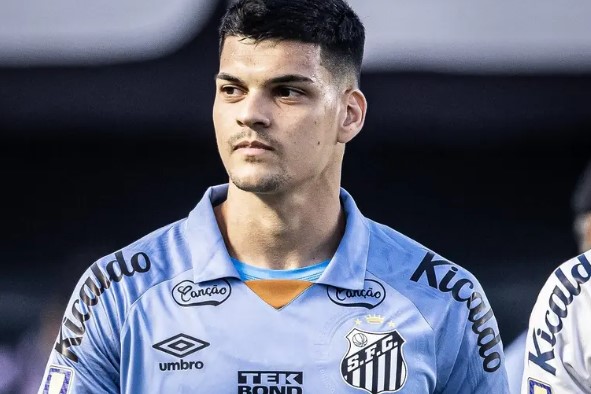 Herói diante do Mirassol, Gabriel Brazão celebra momento no Santos: ‘Mais confiante’