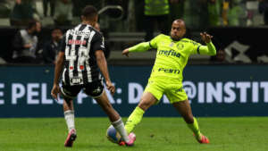 Lateral do Palmeiras já é o sétimo jogador com mais vitórias pelo clube em Brasileiros, ao lado de Edu Bala