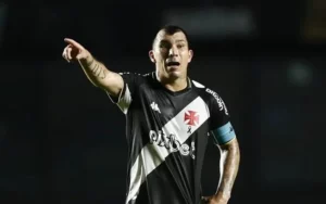Medel deixa o Vasco para reforçar gigante argentino da Sul-Americana