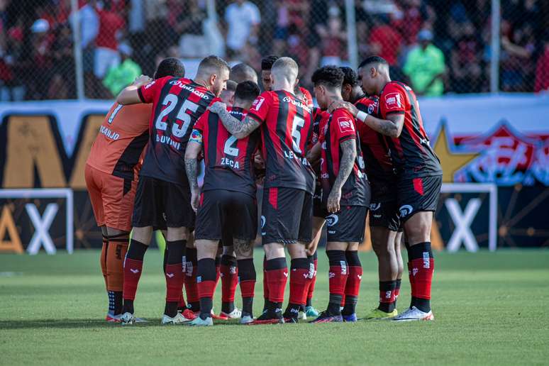 Vitória cercado de mistério contra Juventude