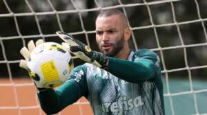 Weverton pede foco ao Palmeiras e prevê jogo difícil diante do Vasco: 'Temos de nos impor'