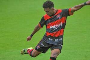 Copa Paulista: São-Carlense anuncia contratação de 'ator famoso' e mais dois