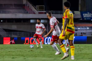 Volante do CRB comenta pancada na cabeça: 