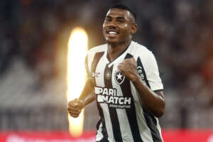 Botafogo 3 x 0 Atlético-MG - Fogão recupera a vice-liderança e encosta no Flamengo