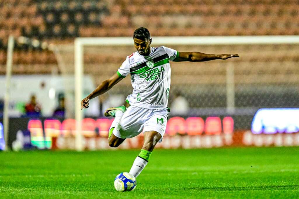 SÉRIE B: América-MG tenta encostar e Santos disparar
