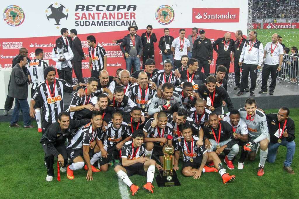 Há 10 anos, Atlético-MG conquistava a Recopa, na despedida de Ronaldinho