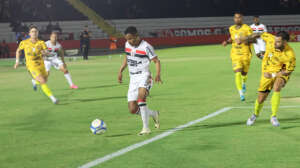 Botafogo-SP chega ao 3º jogo sem vitória na Série B e técnico lamenta derrota