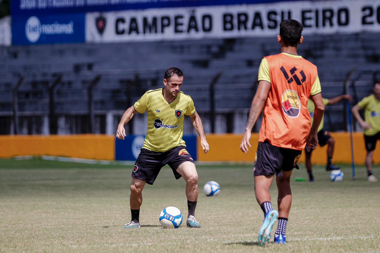 Botafogo PB e Confianca se enfrentam na Serie C