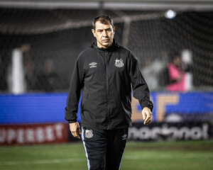 Série B: Carille deve manter base do Santos para encarar o CRB