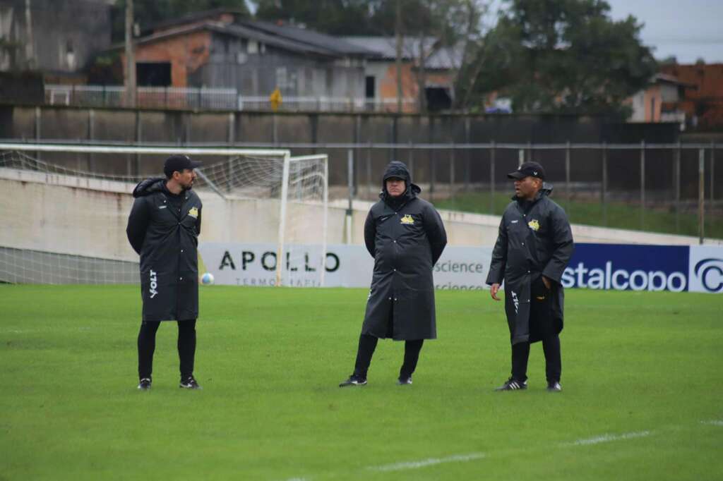 Criciúma tem retorno de zagueiro venezuelano para tentar voltar a vencer no Brasileirão
