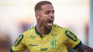 Artilheiro do Mirassol na Série B projeta jogos em casa: 'Manter bons números'