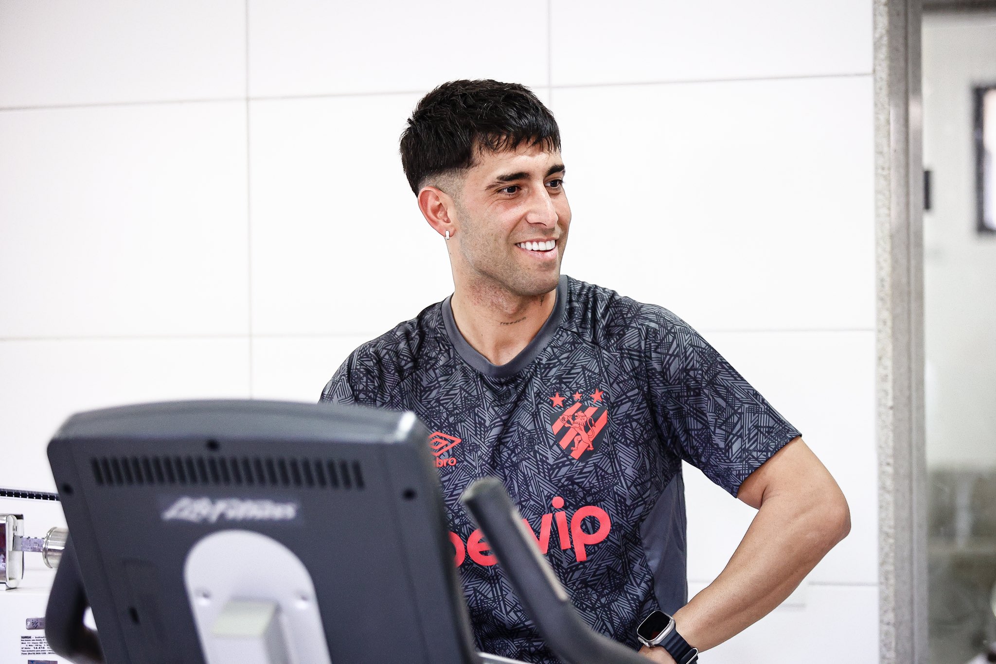 Sport oficializa lateral vindo do Lanús-ARG para sequência da Série B