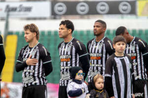 Tombense-MG x Figueirense - Quem vencer, fica no G8