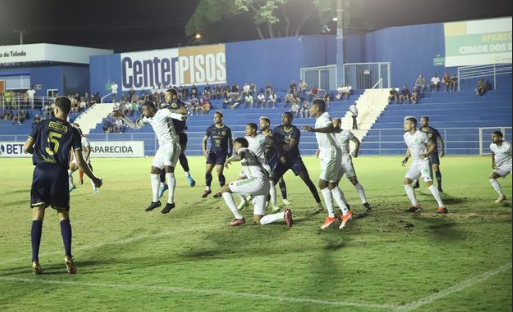 Floresta entra com oficio na CBF reclamando da arbitragem