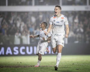 Série B: Furch celebra marca pessoal pelo Santos, mas ressalta coletivo