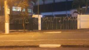 Torcedores da Ponte picham estádio Brinco de Ouro, do Guarani: ‘Série C’