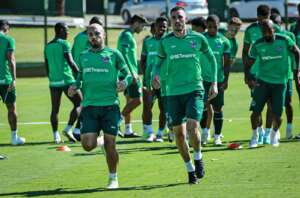 Goiás x Chapecoense - Duelo alviverde dos opostos na Série B