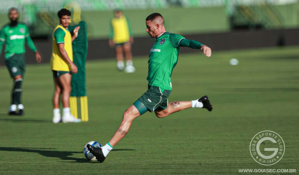 Goiás terá força máxima em duelo direto para se aproximar do G8 da Série B