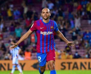 Grêmio fecha a contratação de atacante dinamarquês ex-Barcelona