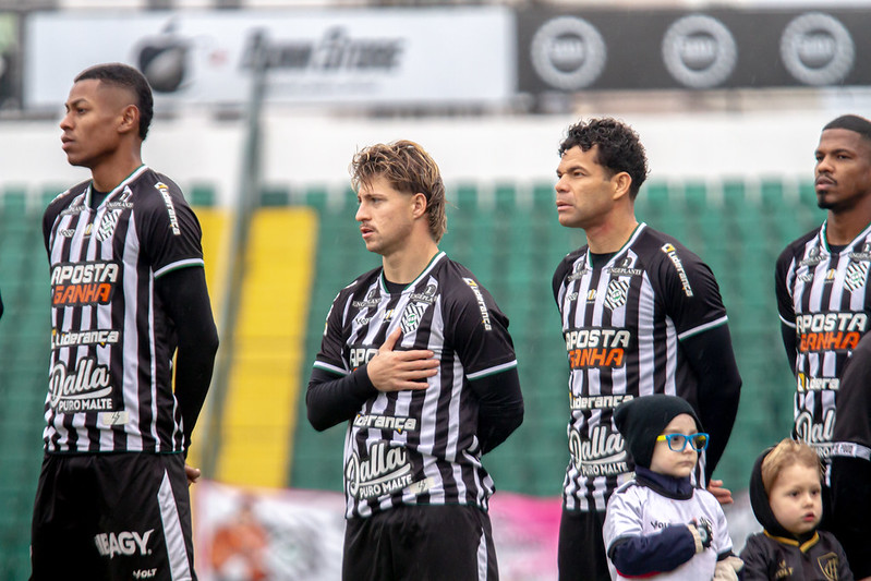 Guilherme Pato celebra 50 jogos pelo Figueirense