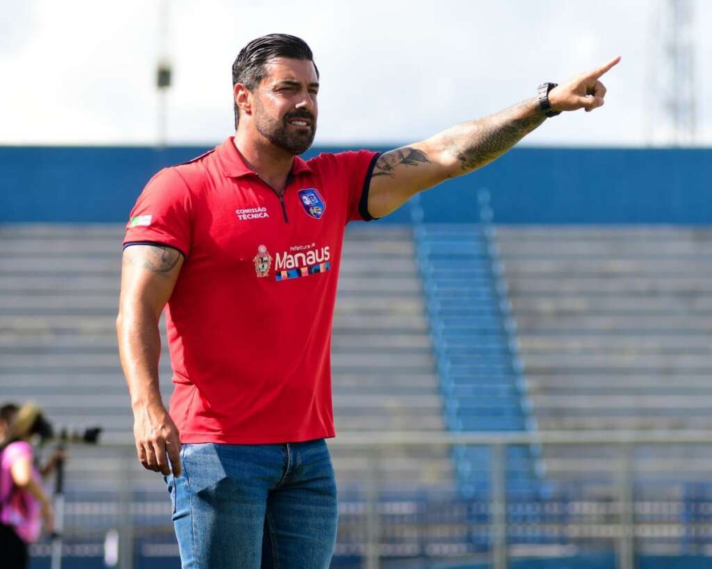 Técnico português é detido por insulto racista após jogo feminino de futebol em Salvador