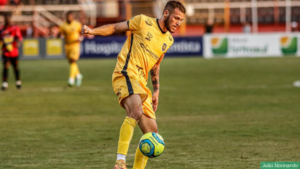 Amazonas segue reformulação em meio a Série B e volante se despede para ir pro Bahrein