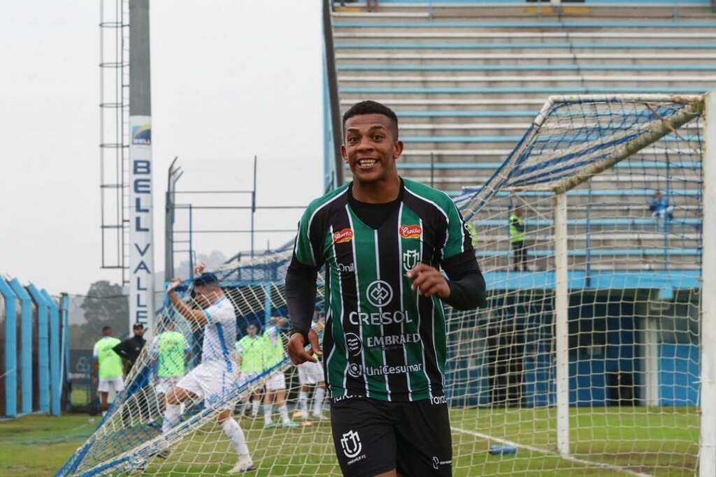 Série D: Júlio Rodrigues se destaca em vitória do Maringá
