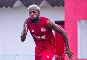 Série C: Lateral do Náutico ressalta importância do duelo contra o Athletic e projeta casa cheia