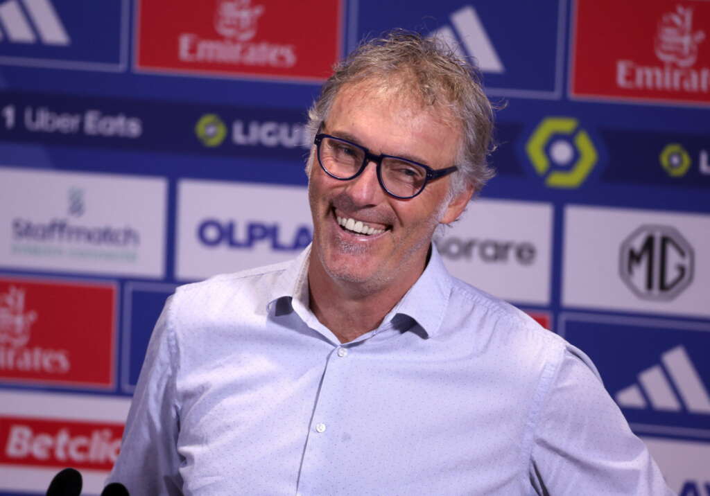 Al Ittihad, de Benzema, fecha com o técnico francês Laurent Blanc