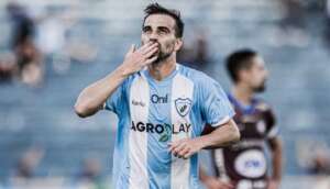 Londrina-PR 2 x 0 Caxias-RS - Tubarão mantém sonho pela classificação na Série C