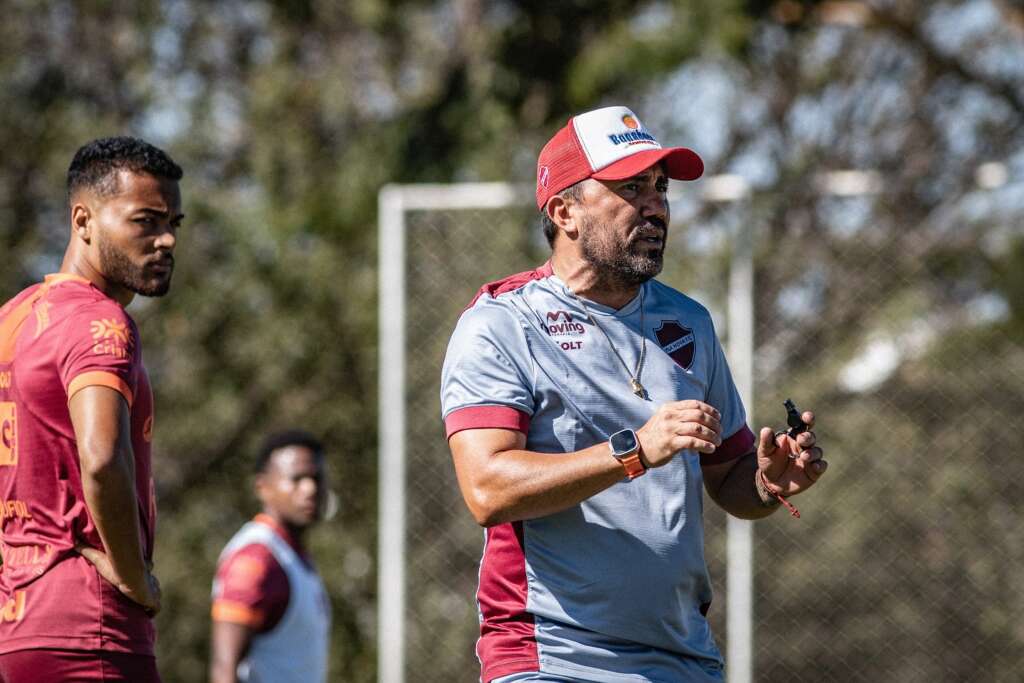 Técnico comemora crescimento do Vila Nova nas últimas três rodadas da Série B: ‘Encostamos no G-4’